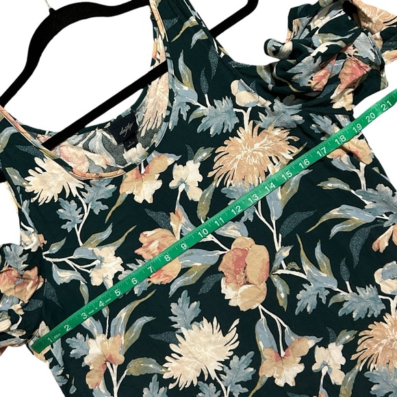 DAYTRIP Floral Flutter Sleeve Cold Shoulder Tulip Back Top L - Picture 10 of 15